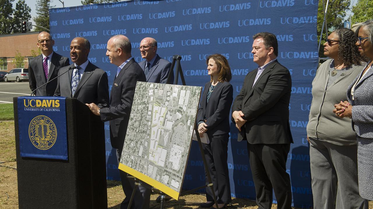 Chancellor May announces Aggie Square at Oak Park